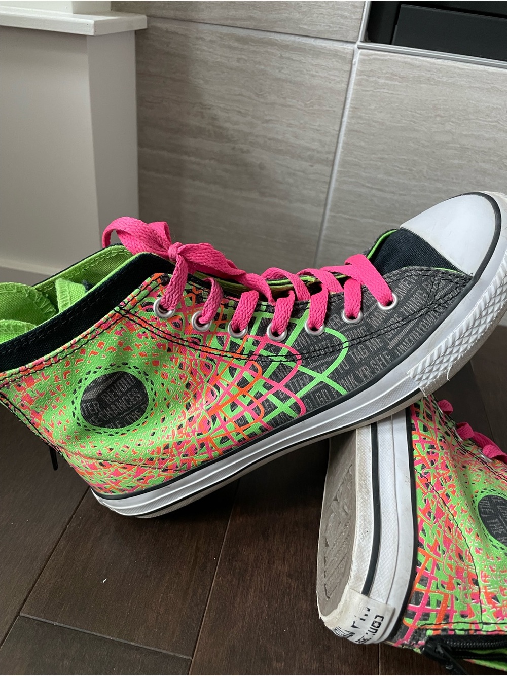 Converse All Star Neon Retro High Top Sneaker Youth 5 or Women 6.5 - Picture 6 of 11